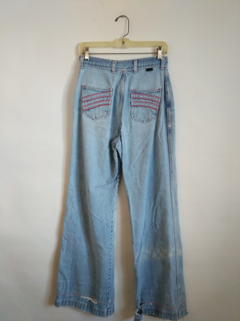 bell bottom jeans 70's fashion