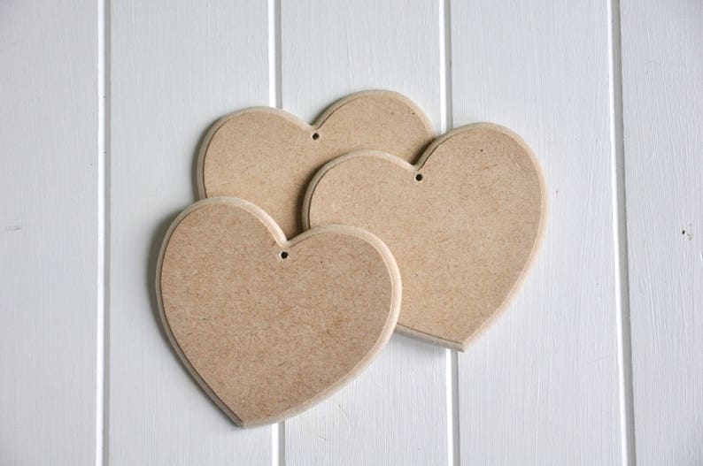 Lot de 3 Coeurs en bois MDF brut à décorer. image 1