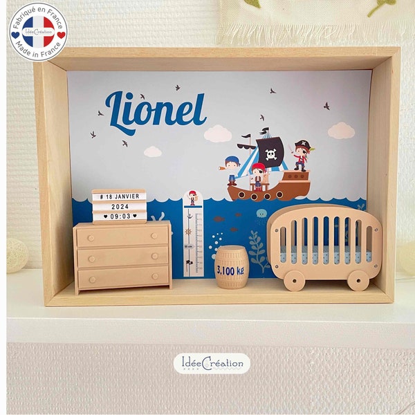 Cadre prénom, Cadre naissance bebe personnalisable, Vitrine miniature personnalisée au prénom de l'enfant, modèle "Pirate"