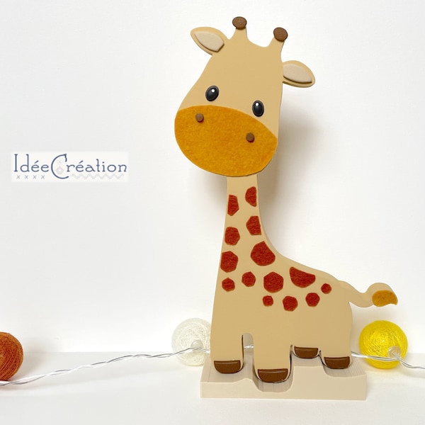 Girafe en bois peint,  pour une déco de chambre d'enfant