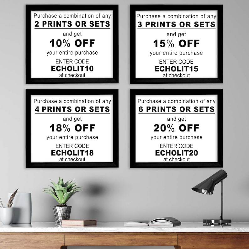 Puede incluir: Cuatro carteles enmarcados en negro con texto blanco que ofrecen descuentos en compras de 2, 3, 4 y 6 impresiones o conjuntos. Los descuentos son del 10%, 15%, 18% y 20%, respectivamente. Cada cartel incluye un c&oacute;digo &uacute;nico para ingresar al finalizar la compra.