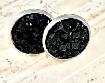 Clous d'Oreilles, Boucles d'oreilles , Acier inoxydable, texture , noir , chic  , fait main , Les colliers d'Evy