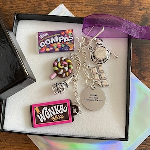CHARLIE And The CHOCOLAT FACTORY Ensemble de breloques pour sac clés inspiré du film Barre Wonka Oompas Coffret cadeau souvenir Little Man Lollipop Walking Stick