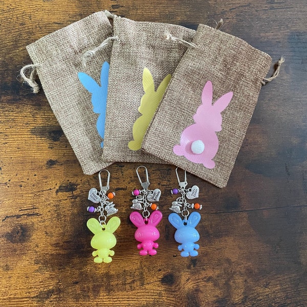 HAPPY EASTER Keepsake Charm Set Bunny Rabbits Beads Jute Bag Vinyl Printed Pink Blue Yellow Gift Heart Tails Novelty Fun Novelty Quirky