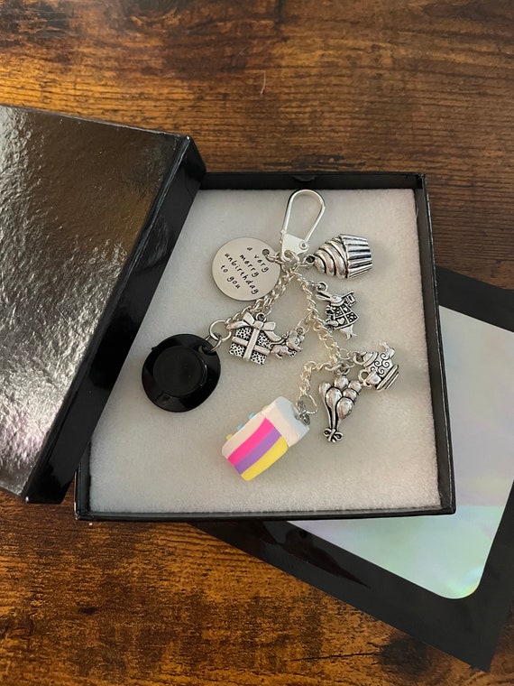ALICE In Wonderland Disney Film Inspired Mad Hatters Tea Party Key Ring Charm Set Very Un Birthday To You Cake RABBIT Top Hat Boxed Bag Fun