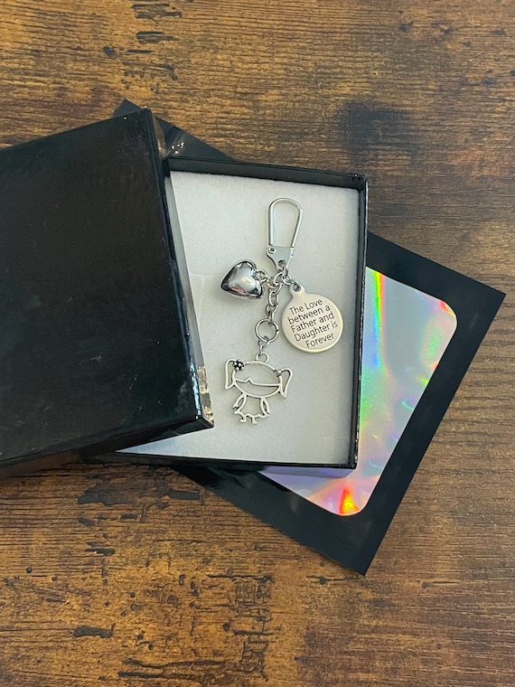 The love between a father and daughter is forever keepsake key ring charm for dad pops hearts boy girl charm gift boxed Father’s Day birth