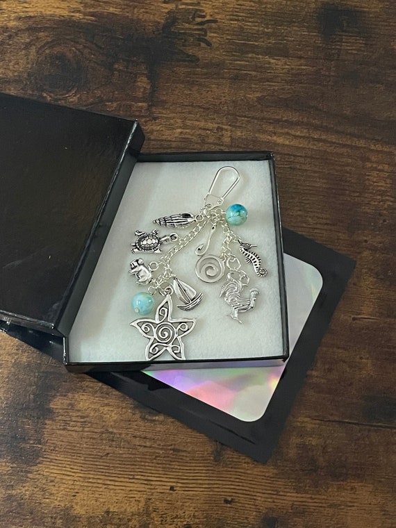 MOANA Disney Inspired Key Charm Gift Keepsake Boxed Chicken Pig Shell Fish Hook Boat Turtle Shells Beads fab gift for any ocasion