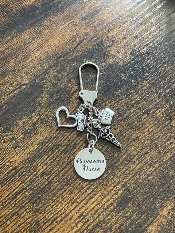 AWESOME NURSE Key Ring Or Bag Charm Set Caduceus Medical Bag Heart Hat Gift Box Or Bag Graduated Hospital Keepsake Fun Novelty Thank You