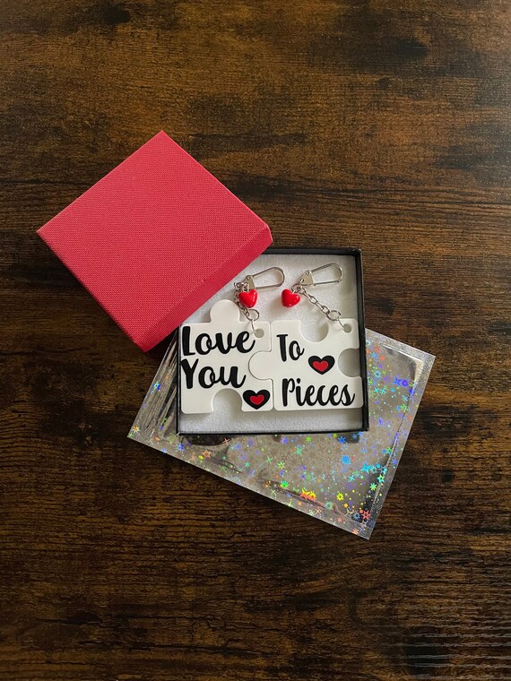 I love you to pieces jigsaw pieces for each other key ring charm set loved one valentine birthday hearts acrylic puzzle set of two gift bags