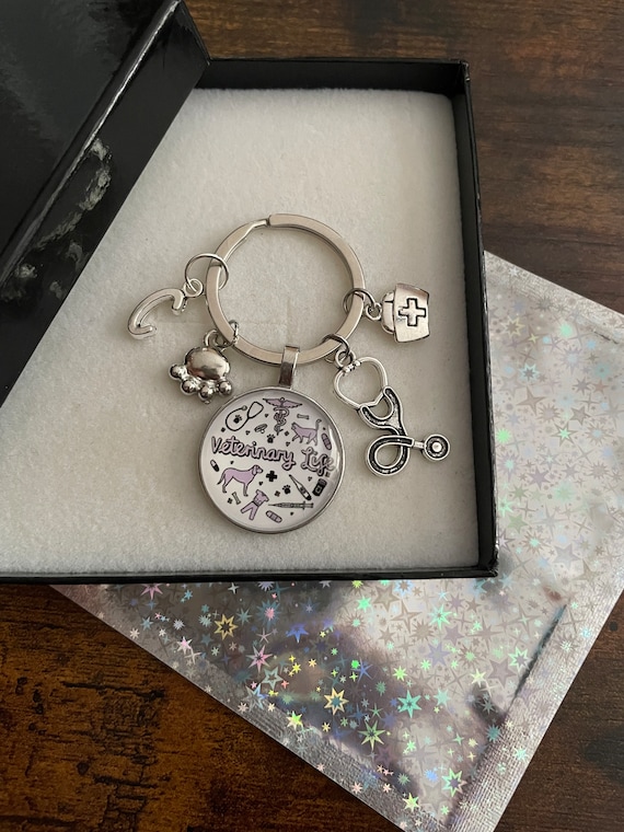 PERSONALISED Initial Letter VETERINARY Nurse Life Key Ring Charm Set Paw Print Stethoscope Medical Bag Pet Thank You Birthday Gift Box Bag