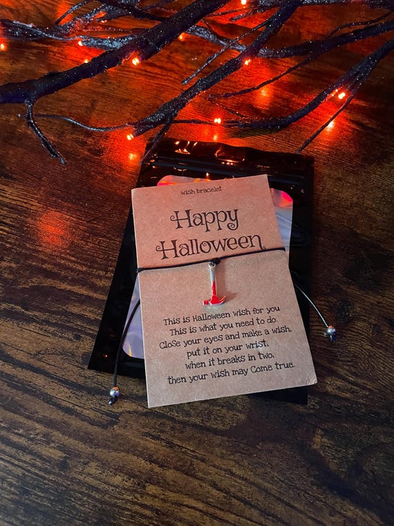 HALLOWEEN Bloodied Hammer Make A Wish Bracelet Pull Cord Beads Party Favour Trick Or Treat Poem On Card Shimmer Gift Bag Novelty Fun Quirky