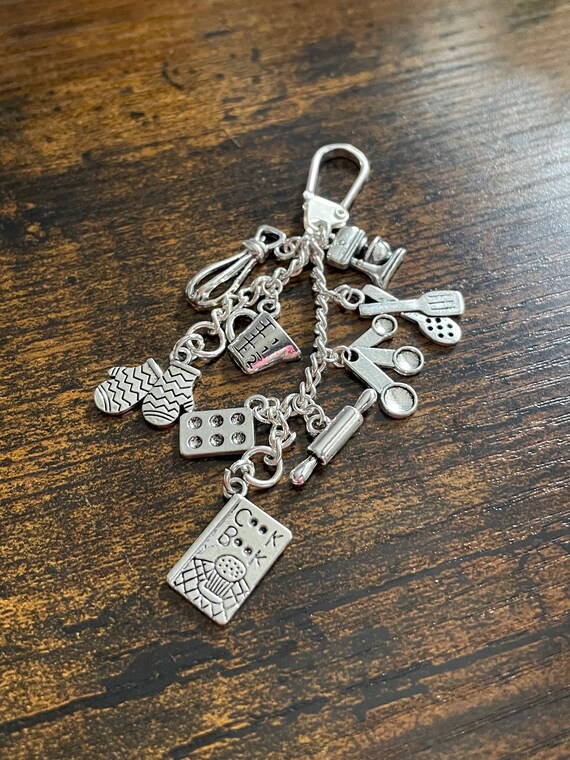 Bakers cook chef key ring charm pendant keepsake gift box set cook book rolling pin whisk jug gloves gift for anyone any occasion quirky
