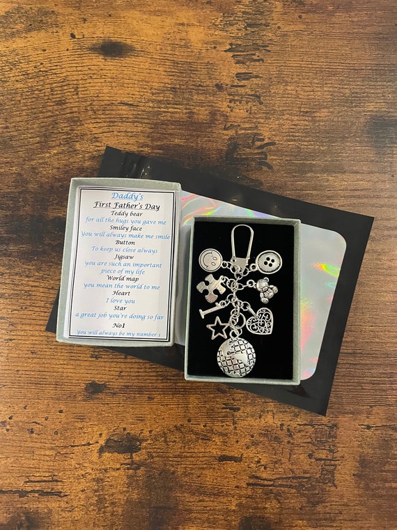 Daddy’s First FATHERS Day meaningful Key Ring charm keepsake gift box Bear Heart Peg Button Jigsaw World map Feather No1 Pink Blue Insert