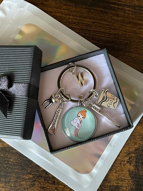 PERSONALISED Initial Letter DENTAL NURSE Key Charm Pendant Set Graduation Birthday Toothbrush Toothpaste Teeth Cartoon Picture Floss Box Bag