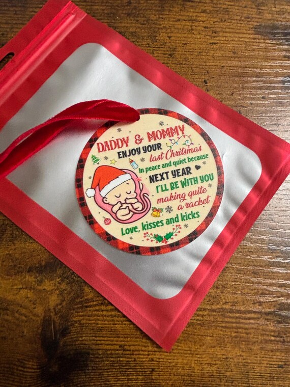 Daddy & Mommy From Bump Christmas Tree Wall Decoration Fun Keepsake Gift Red Shimmer Bag Mum Dad To Be Baby Shower Pregnancy Quirky Unique