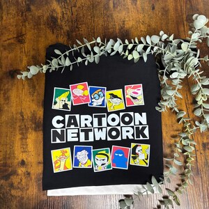 Camiseta unisex de Cartoon Network TV, vinilo con transferencia térmica impresa en cualquier color, clásica, Johnny Bravo, etc., divertida, novedosa, recuerdo, regalo.