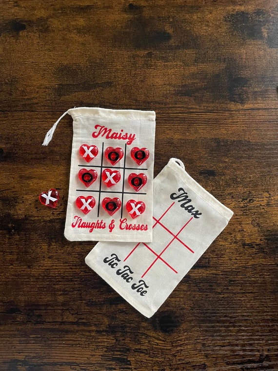 PERSONALISED Name BAG Tic Tac Toe Noughts & Crosses Heart Shaped With Gift Bag Travel Set Fun Novelty Games Fun Quirky Unique Old School