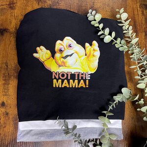 Nicht Die MAMA! Vinyl bedrucktes T-Shirt Herren 90er Jahre Vintage Tv Programm Dinosaurier Baby Sinclair Neuheit Andenken jede Gelegenheit grau schwarz weiß