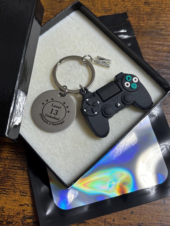 Personalised Initial Letter TEENAGER Gaming Controller Key Ring Charm Set Gift Box Shimmer Bag Officially 13 Keepsake Novelty Level Unlock