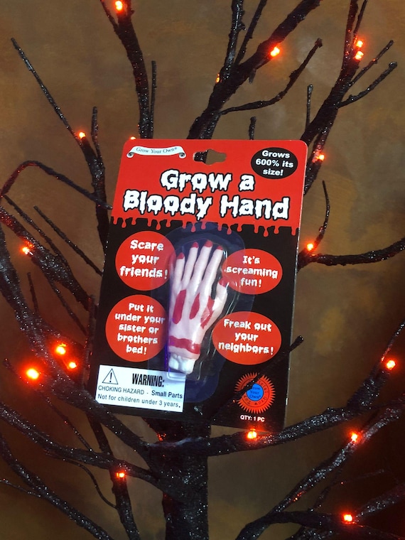 Grow A BLOODY HAND Fun Novelty Quirky Gift Halloween Addams Family THING Grows 600% Bigger In Water Spooky Scary Bloody Trick Or Treat Funny