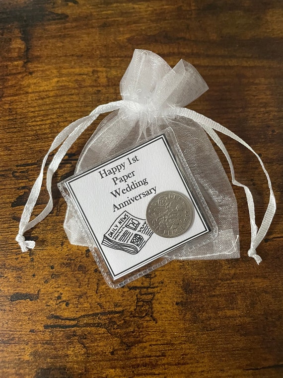 1ST to 10TH Traditional Wedding Anniversary Lucky English Sixpence Coin Keepsake Pouch To Put Inside A Card Gift Bag paper cotton iron fruit