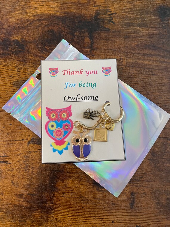 Gold Tone Thank You For Being OWL- Some Key Charm Card Set Blackboard Pot Of Pens Stars Shimmer Gift Bag Teacher Graduation End Of Term Fun