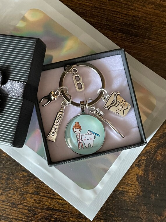 Personalised Initial Letter DENTIST Dental Cartoon Nurse And Tooth Key Charm Pendant Set Toothbrush Toothpaste Gift Box Bag Keepsake Quirky