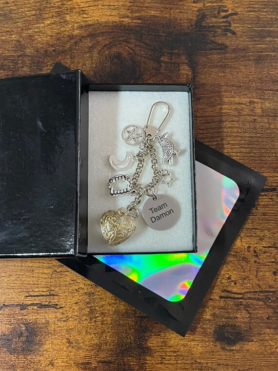 VAMPIRE DIARIES Series Inspired Key or Bag Charm Set Team Damon Crow Moon Hearts Witch Pentagon Fangs Vampire Keepsake Gift Box Halloween