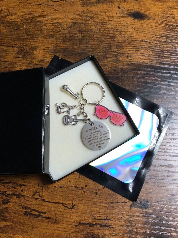SWIFTIE Key Ring Bag Charm Glasses Guitar Microphone Music Notes Loyal Fan Keepsake Fun Gift Box Bag Set American Singer Songwriter Taylor