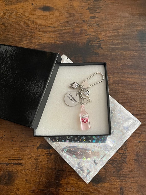 Gin Made Me Do It Key Ring Or Bag Charm Pendant Bottle Glass Fun Novelty Gift Resin Gift Boxed Birthday Any Occasion Anyone Alcohol Drinks