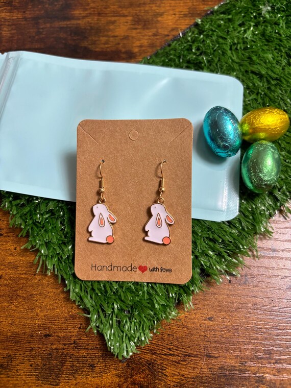 BUNNY RABBIT Pair Of Dangle Earrings Vintage Zinc Alloy Drop Earrings with White Enamel Keepsake Celebrates Fun Novelty Quirky Fun Gift
