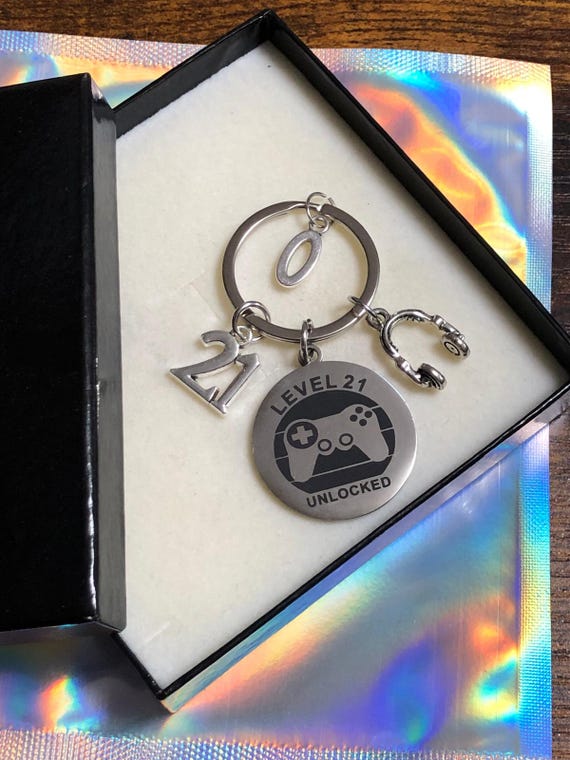 Personalised Initial Letter Gamers 21ST Key Ring Charm Set Headphones Level 21 Unlocked Birthday Fun Novelty Gift Boxed Bag Gaming Games