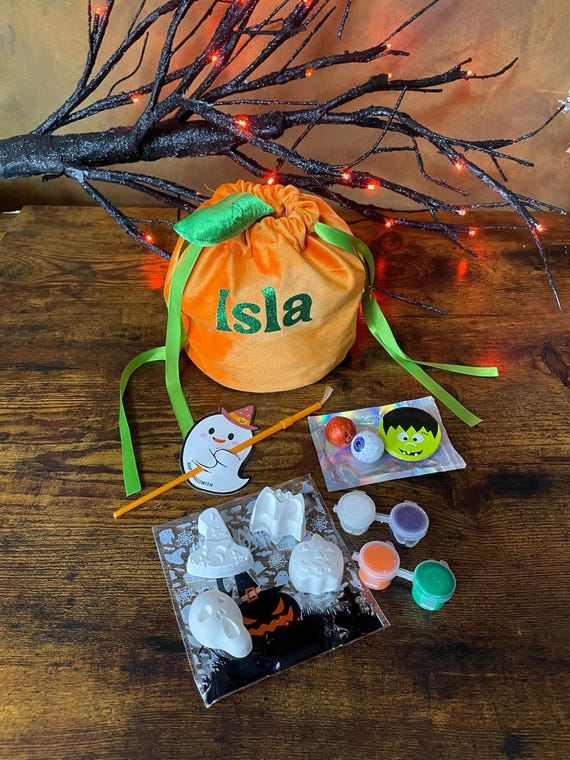 PERSONALISED Name Printed Halloween Pumpkin Velvet Bag Painting Set Chocolates Spider Ring Trick or Treat Bag Fun Keepsake Hocus Pocus Brush