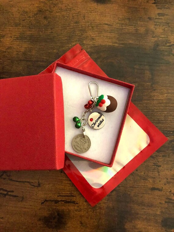 LUCKY SIXPENCE Coin Christmas Pudding Charm Key Ring Chain Keepsake Gift Jingle Bells Christmas Wishes Poem Box Family Good Luck 2024 2025