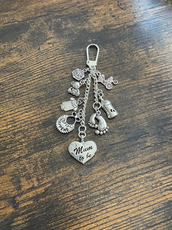 Mum To Be Dad To Be Keepsake Key Ring Charm Set Maternity Baby Shower Gift Bottle Feet ABC Teddy Bear Pram Bib Cute Charms Keepsake Cute