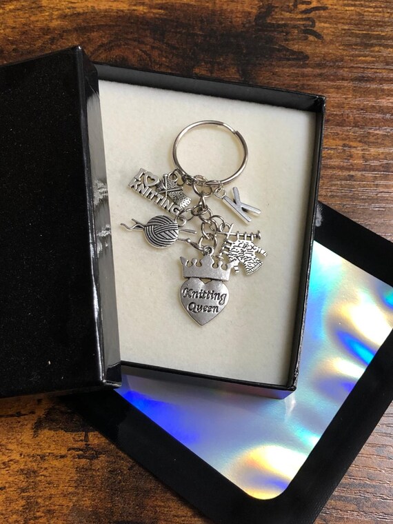 Personalised Initial Letter I Love Knitting Key Bag Charm Yarn Needles Jumper Heart Queen Keepsake Fun Novelty Gift Box Bag Any Occasions