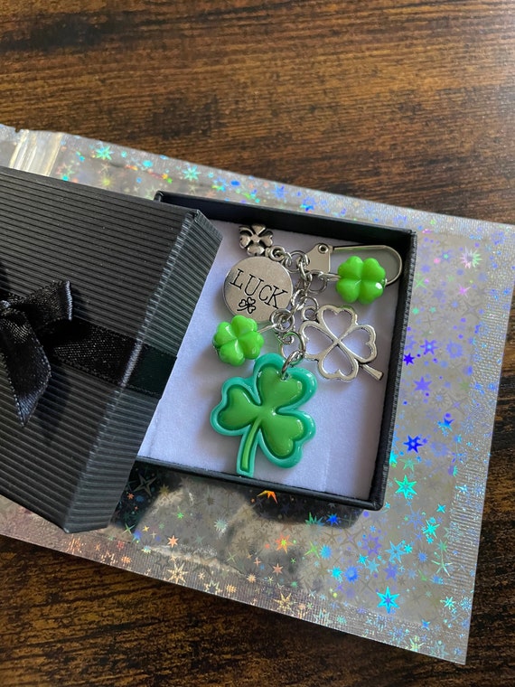 Good luck Irish keepsake shamrocks clover wish key ring charm set fun quirky beads green silver gift box Ireland wish St Patrick’s day