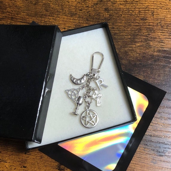 PERSONALISED Initial Halloween Wiccan Pagan Style Cross Glass Star Moon Celtic Key Ring Bag Charm Pentagon Gift Boxed Symbols Witchcraft