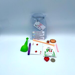 60.º SESENTA AÑOS Kit de supervivencia Divertido Regalo novedoso Presente Tarjetas de felicitación de cumpleaños Color extravagante único Bolsa de organza Tarjeta de vela Globo Sonrisas