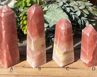 Tours de calcite aux fraises