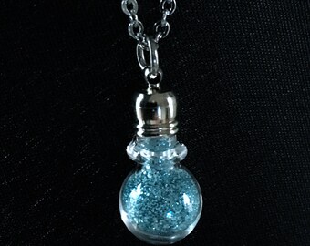 AQUAMARINE Glitter Halskette | Staubgefüllte Mini Glas Flasche Trank Fläschchen--16" Edelstahl Kette / / März Birthstone