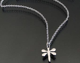 Edelstahl Libelle Halskette--kleine zierliche Charme Anhänger auf dünnen 15" Edelstahl Kette / / Halsband Länge