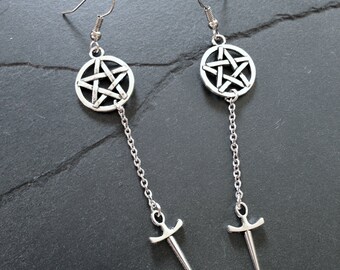 Pentagramm Dolch Ohrringe Silber lange Baumfärbekette Drop Hook Stil / / Wicca / / Goth / / Pagan / / Rocker