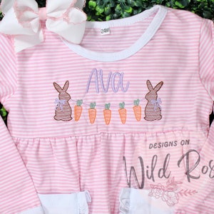Personalisierte Osterblase und Kleid für Baby Kleinkind Mädchen Hase Karotten | Benutzerdefiniertes Name Monogramm oder Initiale | Süßes Outfit | Gestickter Frühling