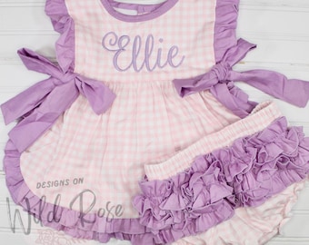 Completo personalizzato per neonata a quadretti rosa e viola, primavera, set di grembiuli pasquali, nome personalizzato, completo per compleanno con pantaloni a pantaloncino, volant per bambini piccoli