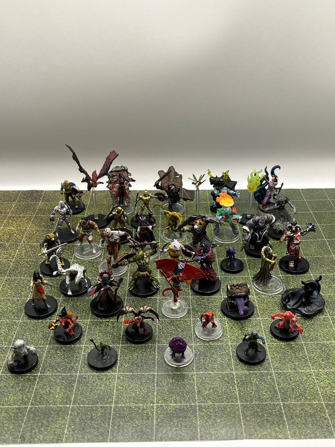 Random Dnd Mini Box Dragon's Hoard Mystery Miniature Box (11 Randomly Pulled Minis) - Dnd ...