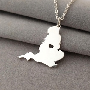 Personalisierte England Halskette, England Karte Halskette, England geformte Halskette mit Herz, England Charm Halskette, England Schmuck, England Geschenk