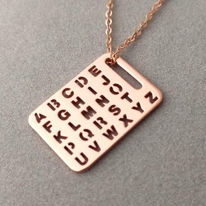 Collar con tablero de letras Spellers, collar con plantilla de tablero de letras, collar con plantilla de la A a la Z, regalo para profesores, regalo para profesionales
