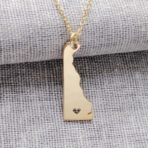 Gold Delaware State Necklace,DE State Shaped Necklace with A Heart,Delaware State Love Necklace,Custom Delaware State Necklace,City Necklace