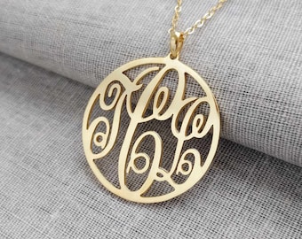 Runde Monogramm-Halskette, Goldkreis-Monogramm-Halskette, drei Buchstaben-Typenschild monogrammiert, monogrammierte Geschenke, personalisierter Schmuck